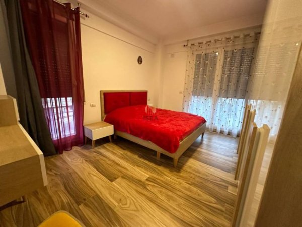 Tirane, jepet me qera apartament 2+1+Ballkon Kati 1, 75 m² 700 € (Rruga Frosina Plaku)