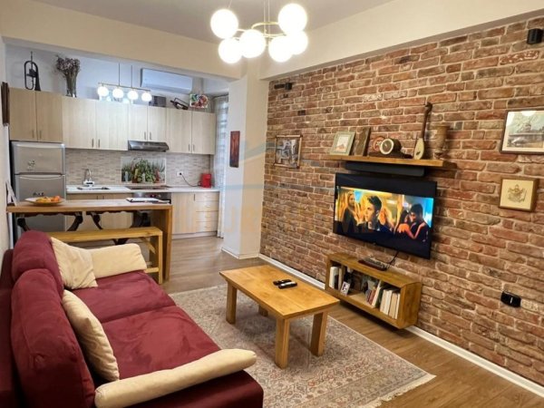 Tirane, shitet apartament 1+1+Ballkon Kati 4, 64 m² 152.500 € (RRUGA E KAVAJES)