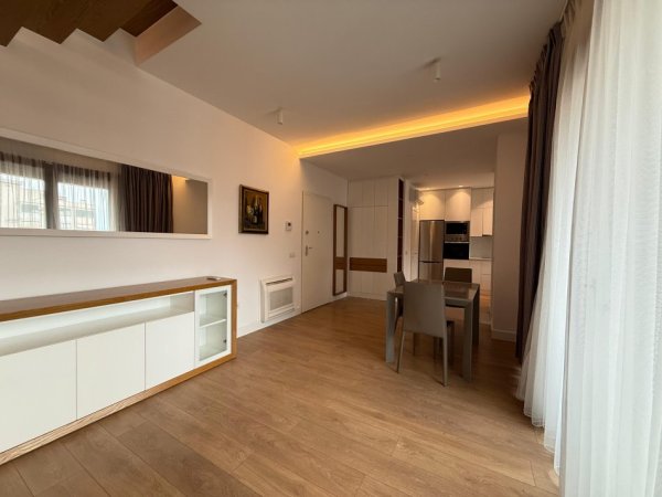 Tirane, jepet me qera apartament duplex 3+1+Ballkon Kati 5, 140 m² 1.500 € (Rr. e Barrikadave)