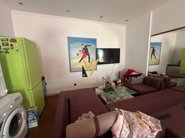 Tirane, jepet me qera ambjent biznesi Kati 0, 71 m² 1.000 € (21 DHJETORI)