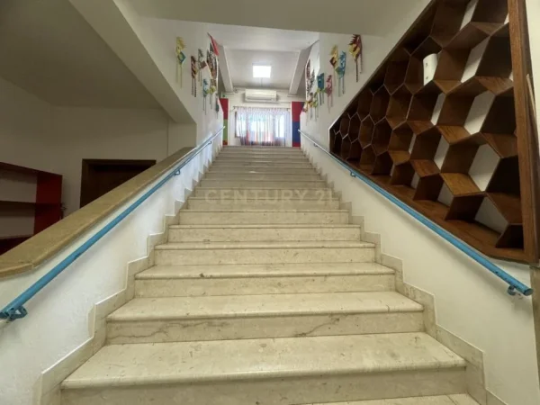 shitet Vile 3 Katshe Kati 4, 1.600 m² 2.200.000 €