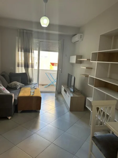 Tirane, jepet me qera apartament 1+1 Kati 5, 68 m² 450 € (Ali demi)