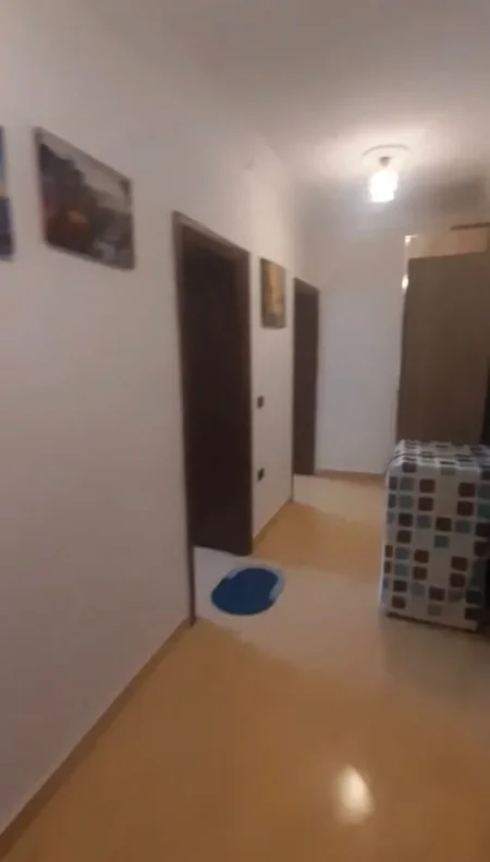 Tirane, jap me qera apartament 2+1+Ballkon Kati 1, 110 m² 500 € (Ali Dem)