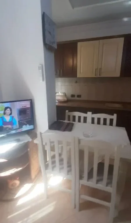 Tirane, jap me qera apartament 2+1+Ballkon Kati 1, 110 m² 500 € (Ali Dem)