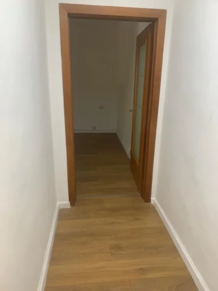 APARTAMENT 1+1 ME QIRA 21 DHJETORI  (BOSH)   400 €