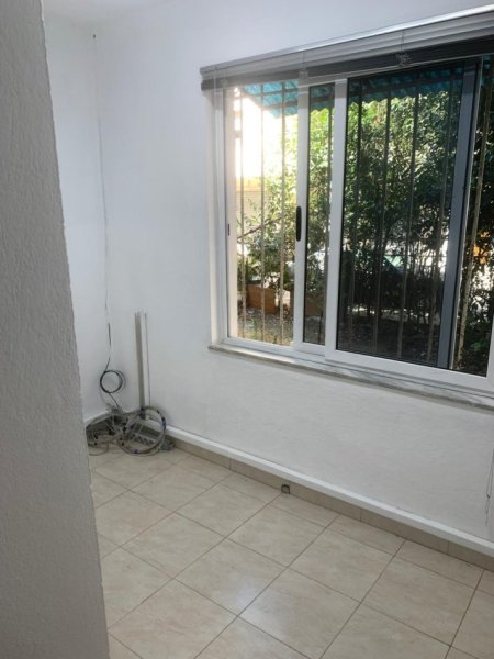 APARTAMENT 1+1 ME QIRA 21 DHJETORI  (BOSH)   400 €