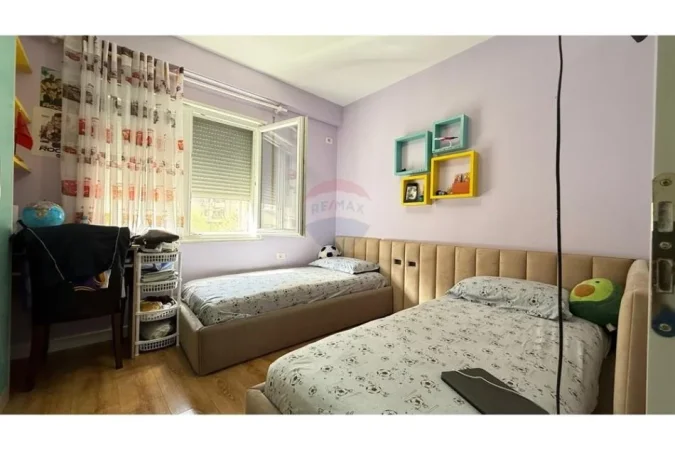 Tirane, jepet me qera apartament 2+1+Ballkon , 112 m² 1.300 € 