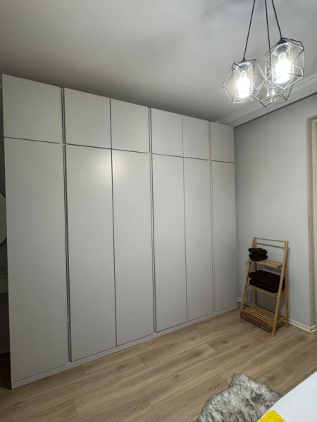 Tirane, jap me qera apartament 1+1 Kati 4, 65 m² 900 € (Rruga Brigada VIII)