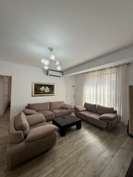 Tirane, jepet me qera apartament 2+1 Kati 2, 125 m² 800 € (Selvia)