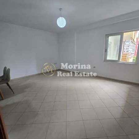 Tirane, jepet me qera apartament 3+1 Kati 3, 147 m² 800 € (Don Bosko)