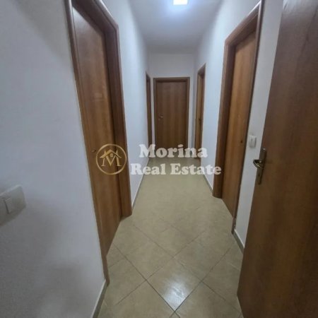 Tirane, jepet me qera apartament 3+1 Kati 3, 147 m² 800 € (Don Bosko)