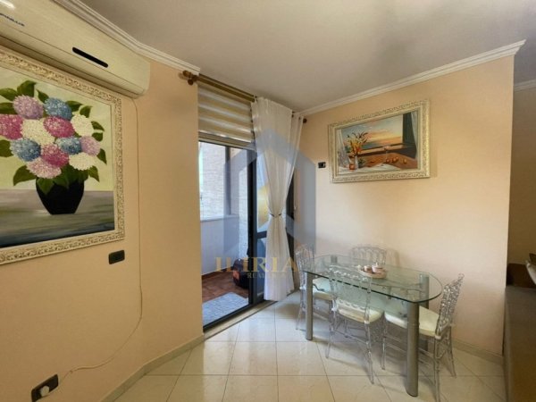 Tirane, jap me qera apartament 1+1+Ballkon Kati 6, 67 m² 600 € (Qender 9-Kateshet)