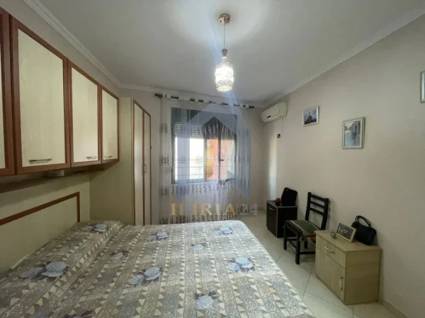 Tirane, jap me qera apartament 1+1+Ballkon Kati 6, 67 m² 600 € (Qender 9-Kateshet)