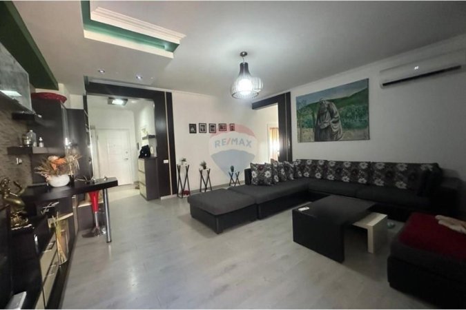 Tirane, shitet apartament 2+1+Ballkon , 110 m² 186.000 € 