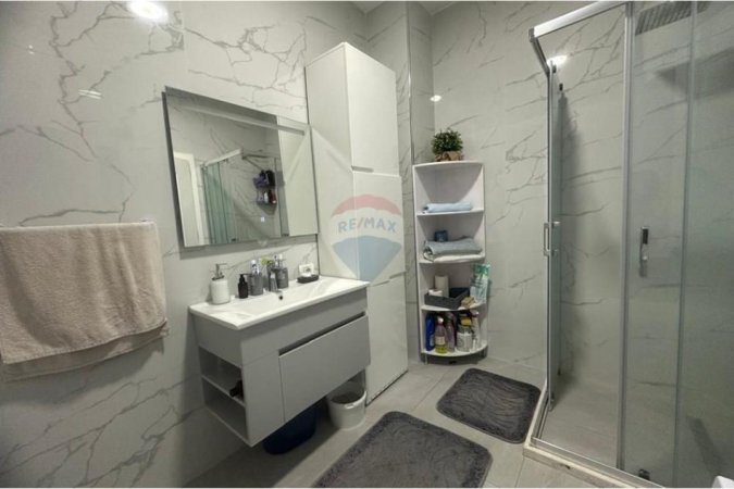 Tirane, shitet apartament 2+1+Ballkon , 110 m² 186.000 € 