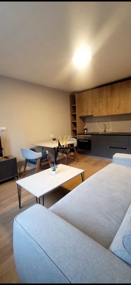 Tirane, jepet me qera apartament 2+1+Ballkon Kati 2, 65 m² 950 € (21 DHJETORI)