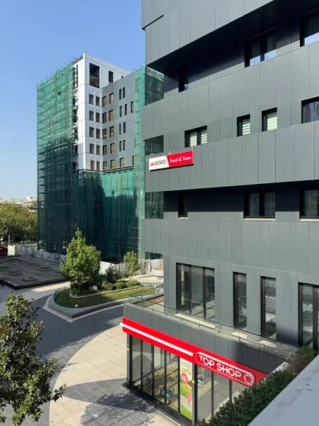 Tirane, jepet me qera zyre Kati 2, 73 m² 600 € (Square 21)