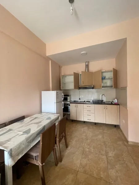 Tirane, jepet me qera apartament 2+1 Kati 2, 82 m² 520 € (KODRA DIELLIT)