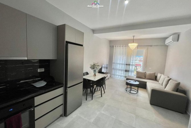 Tirane, jepet me qera apartament 2+1 Kati 7, 101 m² 700 € (prane shkolles Niket Dardani,)