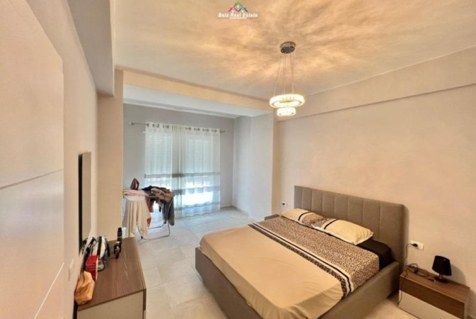 Tirane, jepet me qera apartament 2+1 Kati 7, 101 m² 700 € (prane shkolles Niket Dardani,)