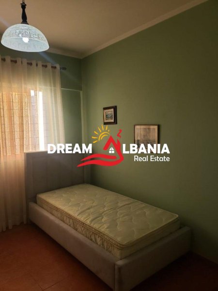 Tirane, jepet me qera 2+1 , 100 m² 650 € (te Komuna Parisit prane KIKA 2)