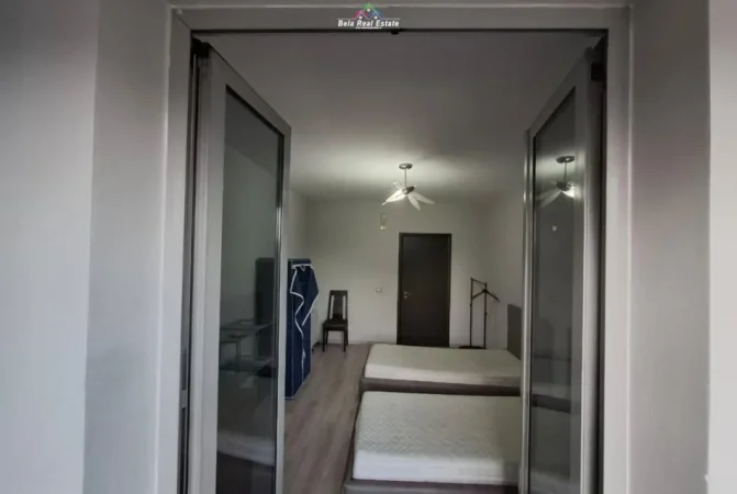 Tirane, jepet me qera apartament 2+1 Kati 4, 80 m² 650 € (Prane Bar Oslos)