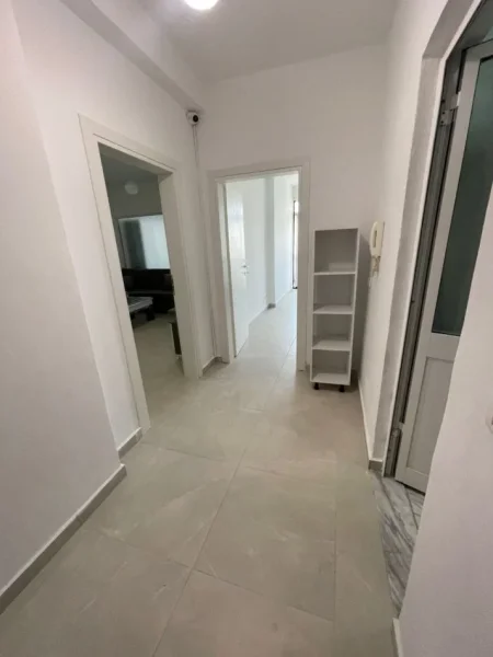 Tirane, jepet me qera apartament 2+1 Kati 6, 80 m² 700 € (POLIKLINIKA NR 9)