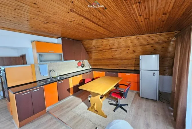 Tirane, jepet me qera Vile 3+1 Kati 3, 135 m² 500 € (prane Kompleksit Grand)