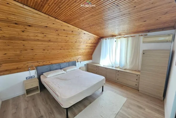 Tirane, jepet me qera Vile 3+1 Kati 3, 135 m² 500 € (prane Kompleksit Grand)