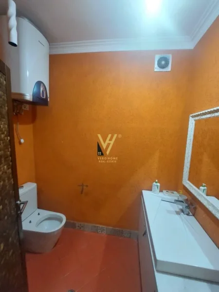 Tirane, jepet me qera apartament 2+1+Ballkon Kati 2, 145 m² 1.800 € (SHESHI WILLSON)