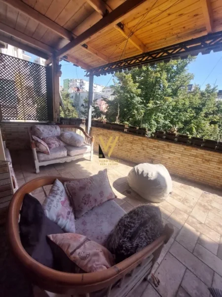 Tirane, jepet me qera apartament 2+1+Ballkon Kati 2, 145 m² 1.800 € (SHESHI WILLSON)