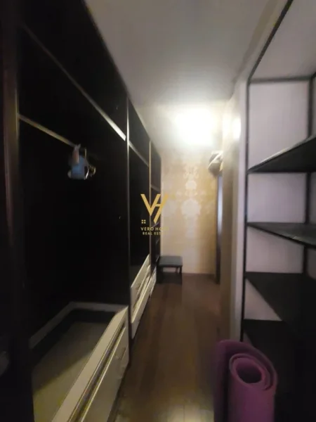 Tirane, jepet me qera apartament 2+1+Ballkon Kati 2, 145 m² 1.800 € (SHESHI WILLSON)