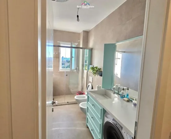 Tirane, jepet me qera apartament 1+1 Kati 6, 65 m² 700 € (Kompleksi Erli)