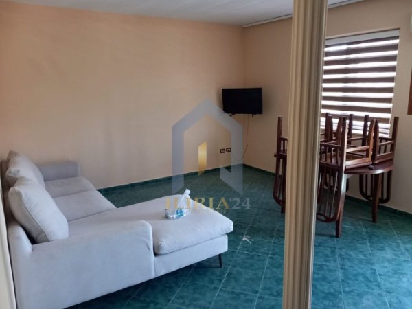 Tirane, jepet me qera apartament 1+1 Kati 3, 75 m² 420 € 