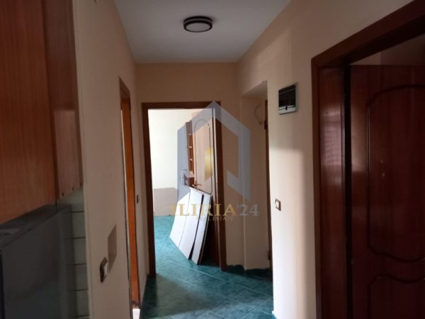 Tirane, jepet me qera apartament 1+1 Kati 3, 75 m² 420 € 