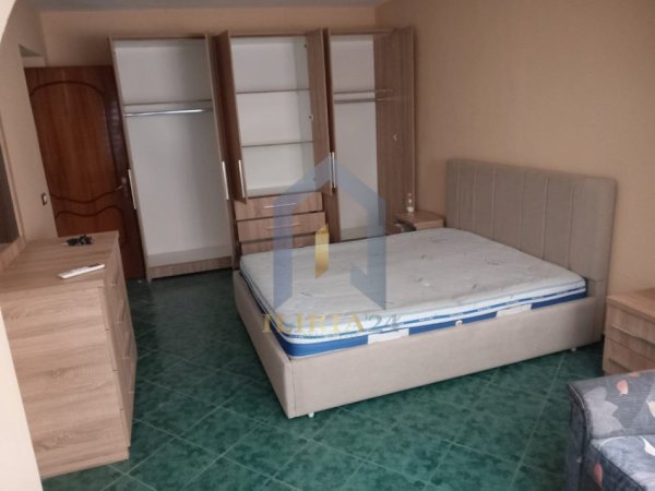 Tirane, jepet me qera apartament 1+1 Kati 3, 75 m² 420 € 