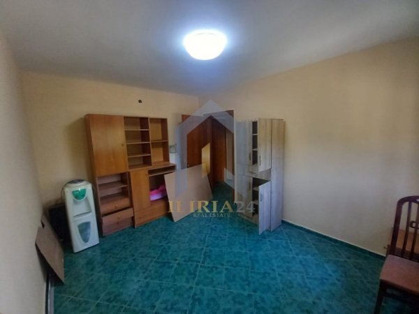 Tirane, jepet me qera apartament 1+1 Kati 3, 75 m² 420 € 
