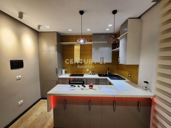 Tirane, jepet me qera apartament 1+1 Kati 7, 65 m² 500 € 