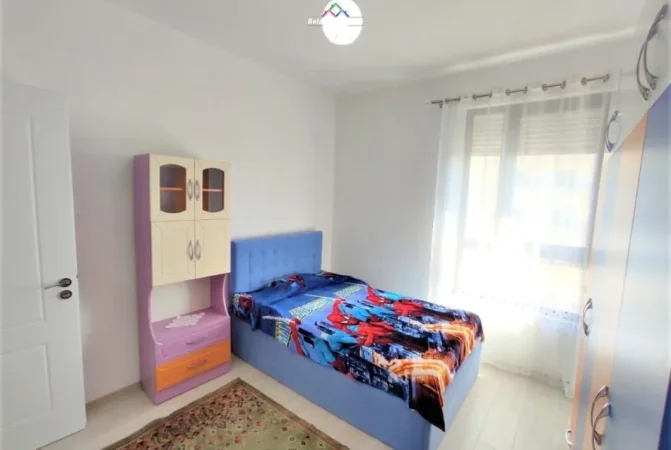 Tirane, jepet me qera apartament 3+1+Ballkon Kati 5, 90 m² 600 € (prane Komisariatit te Policise Rrugore)