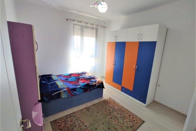 Tirane, jepet me qera apartament 3+1+Ballkon Kati 5, 90 m² 600 € (prane Komisariatit te Policise Rrugore)