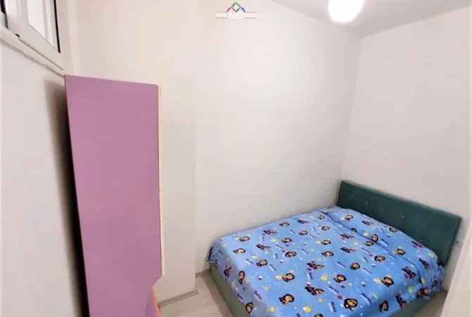 Tirane, jepet me qera apartament 3+1+Ballkon Kati 5, 90 m² 600 € (prane Komisariatit te Policise Rrugore)