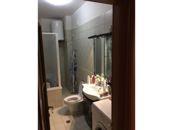 Tirane, jepet me qera apartament 2+1 , 114 m² 700 € 