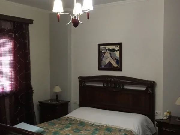 Tirane, jepet me qera apartament 2+1 , 114 m² 700 € 