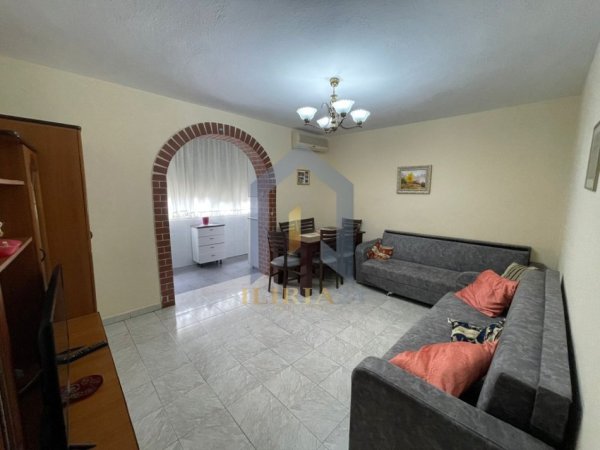Tirane, jepet me qera apartament 2+1 Kati 2, 112 m² 600 € (Rruga Hoxha Tasim Pazari i Ri)