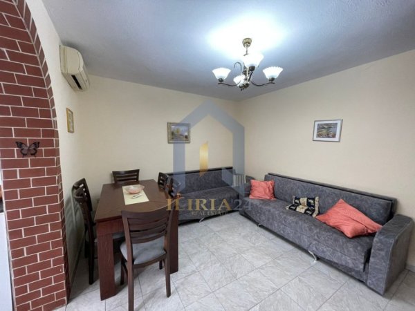 Tirane, jepet me qera apartament 2+1 Kati 2, 112 m² 600 € (Rruga Hoxha Tasim Pazari i Ri)