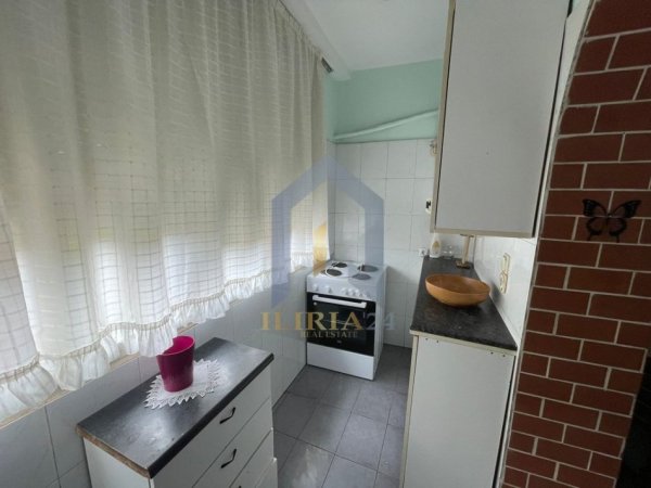 Tirane, jepet me qera apartament 2+1 Kati 2, 112 m² 600 € (Rruga Hoxha Tasim Pazari i Ri)
