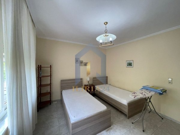Tirane, jepet me qera apartament 2+1 Kati 2, 112 m² 600 € (Rruga Hoxha Tasim Pazari i Ri)