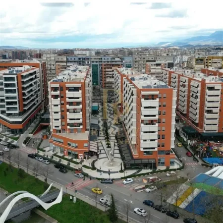 Tirane, jepet me qera apartament 2+1+Ballkon Kati 5, 100 m² 1.200 € (Kompleksi Delijorgji)
