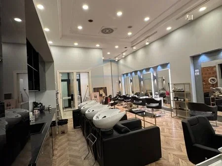 Tirane, jepet me qera ambjent biznesi Kati 0, 87 m² 3.500 € (Rruga e Kosovareve)