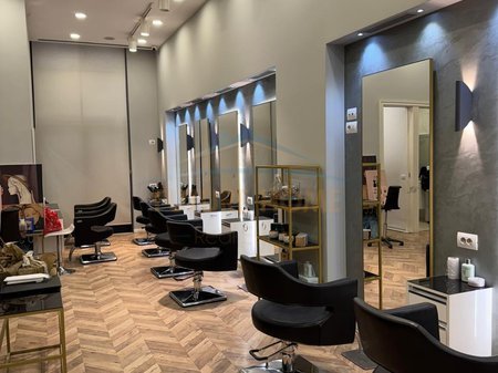 Tirane, jepet me qera ambjent biznesi Kati 0, 87 m² 3.500 € (Rruga e Kosovareve)